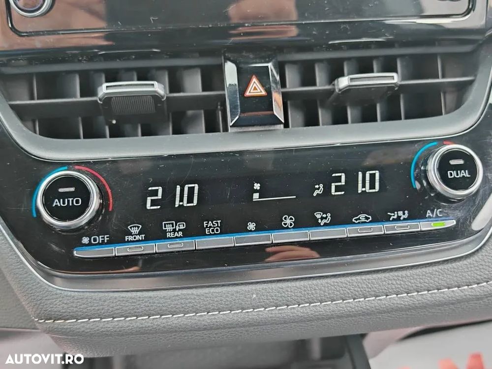 Toyota Corolla 1.8 HSD Dynamic - 17