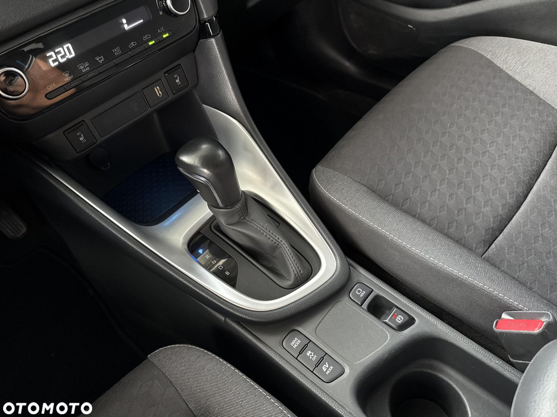 Toyota Yaris Hybrid 1.5 Comfort - 26
