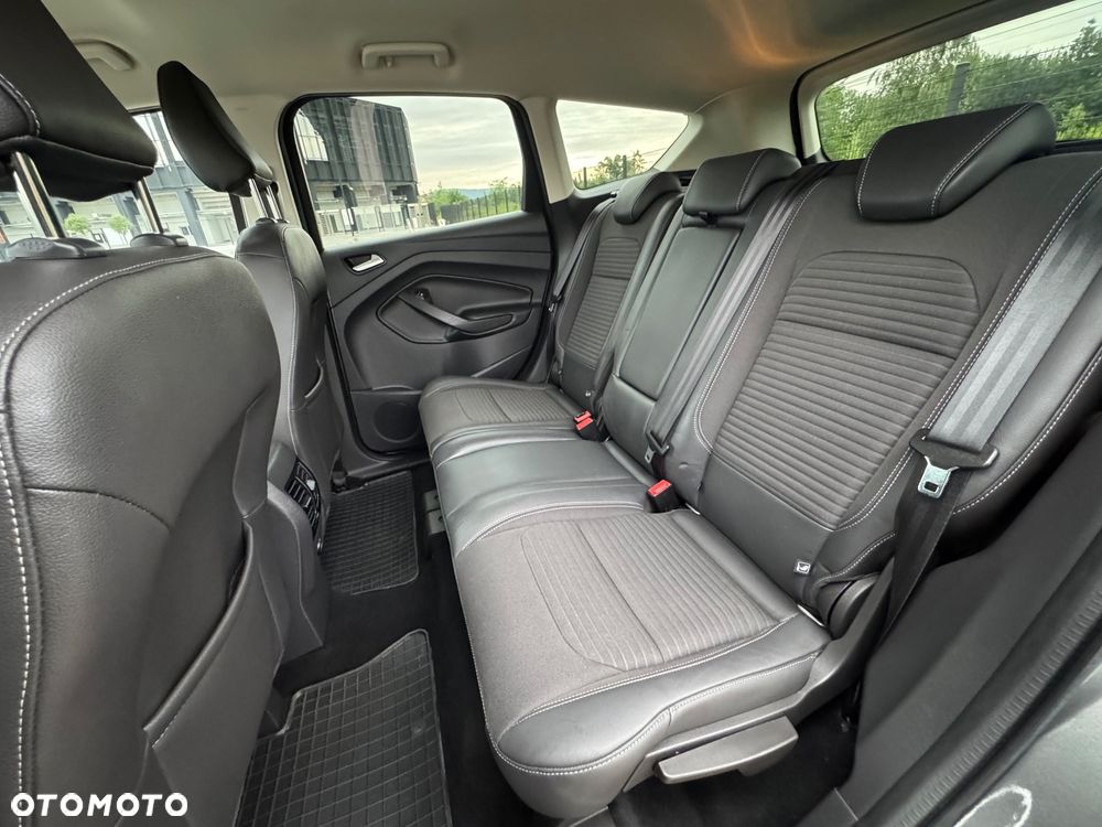 Ford Kuga 2.0 TDCi 4x4 Titanium - 22