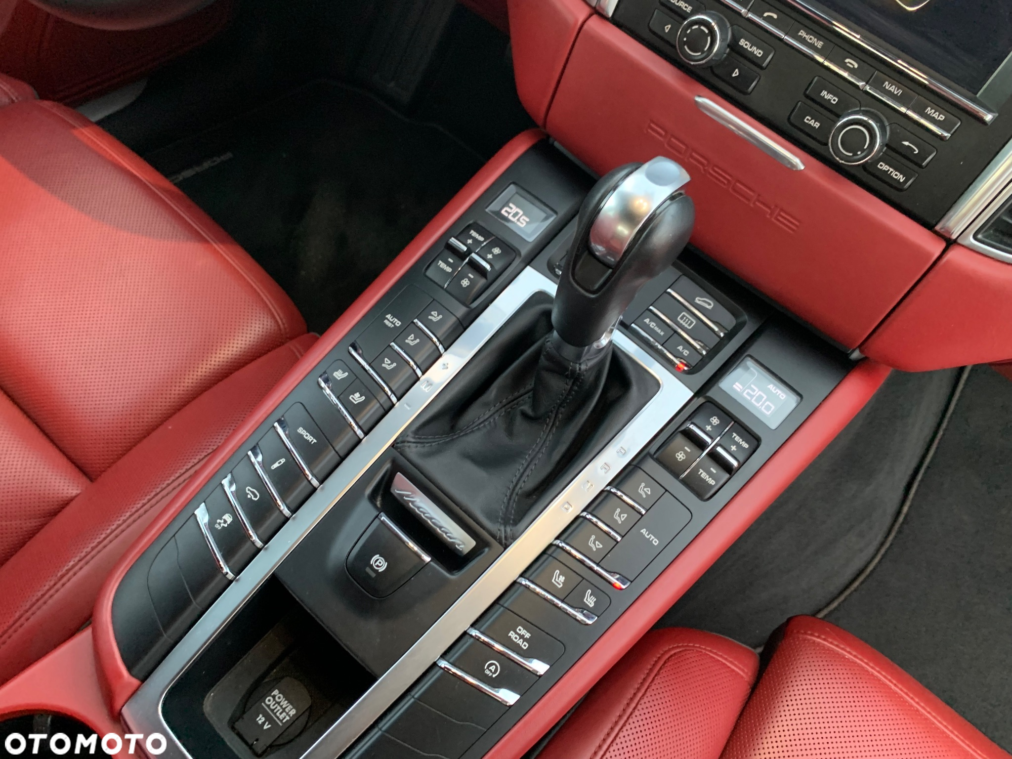 Porsche Macan S - 23