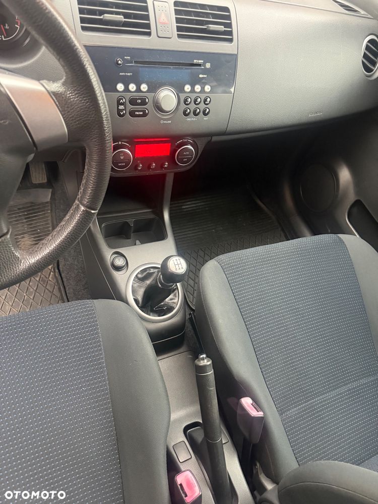 Suzuki Swift - 11