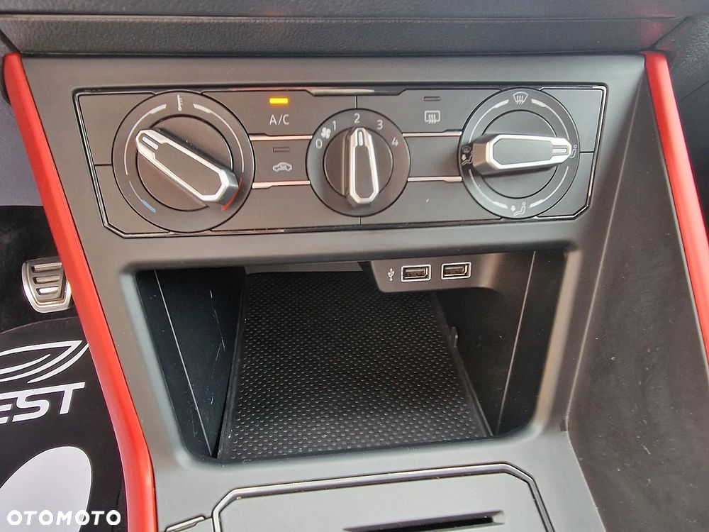 Volkswagen Polo 1.0 TSI - 12