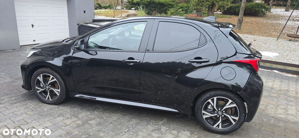 Toyota Yaris 1.5 Premium CVT - 32