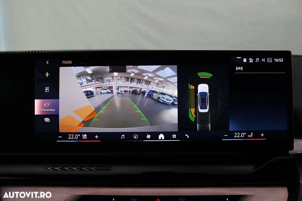 BMW i5 - 11