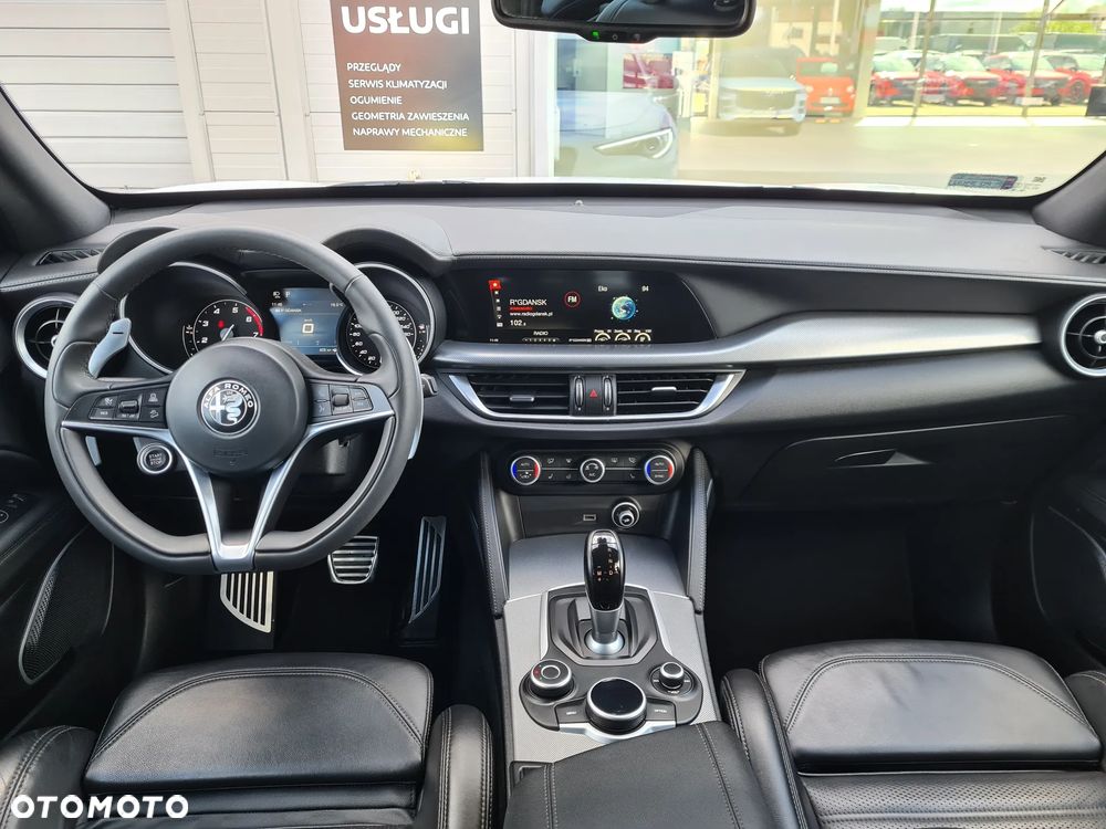 Alfa Romeo Stelvio 2.0 Turbo B-Tech Edition Q4 - 12