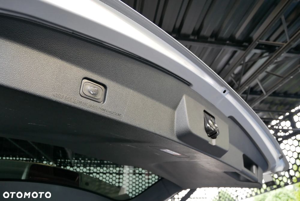 Ford Explorer - 32