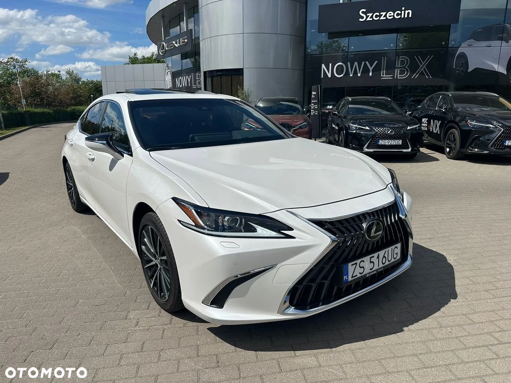 Lexus ES - 1