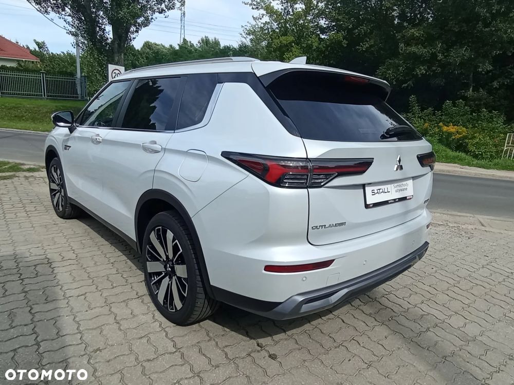 Mitsubishi Outlander Intense - 26
