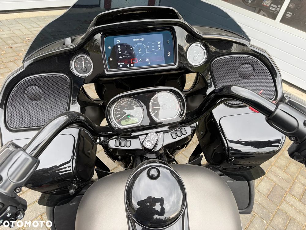 Harley-Davidson Touring Road Glide - 13