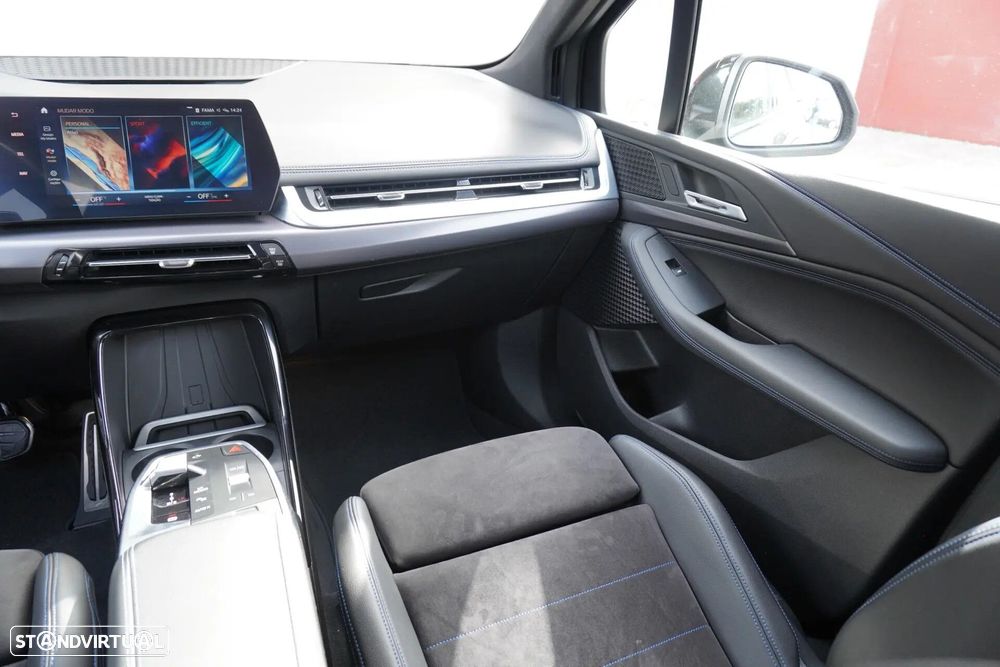 BMW 218 Active Tourer i Pack Desportivo M Auto - 23