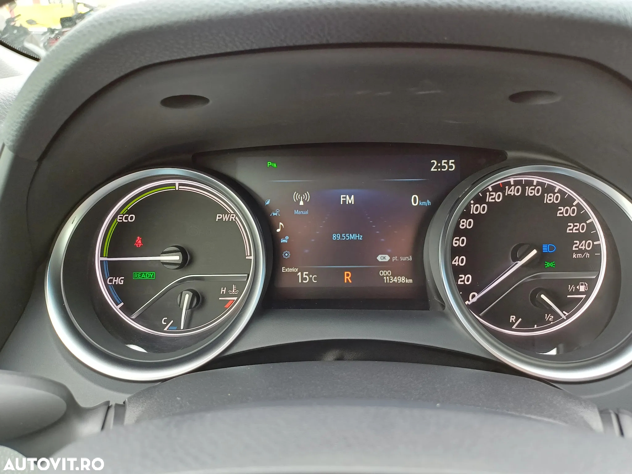 Toyota Camry 2.5 Hybrid Business - 24