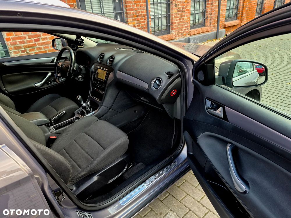Ford Mondeo 2.0 TDCi Titanium - 23