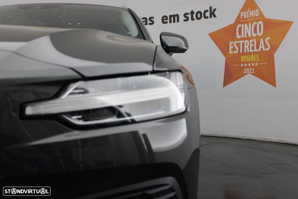 Volvo V60 2.0 T8 AWD TE Momentum Plus - 29
