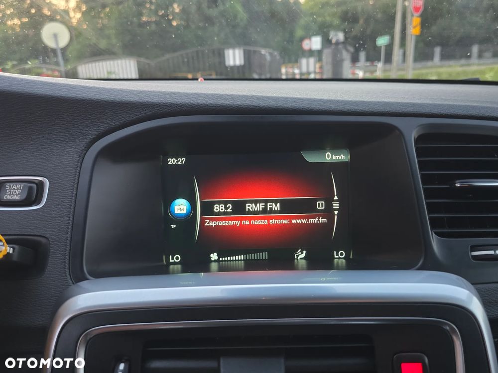 Volvo V60 D4 Momentum - 30