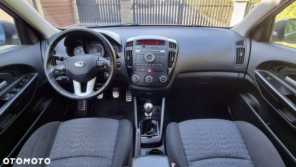 Kia Ceed - 11