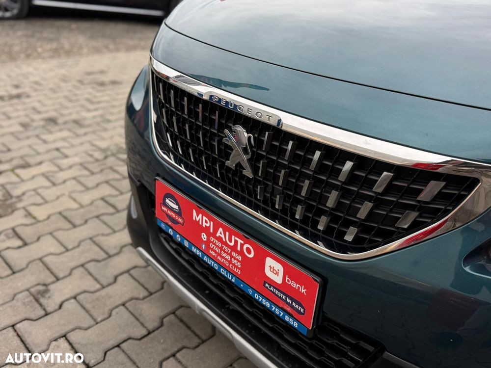 Peugeot 2008 1.2 L PureTech Allure - 8