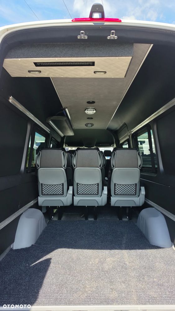 Mercedes-Benz Sprinter - 7
