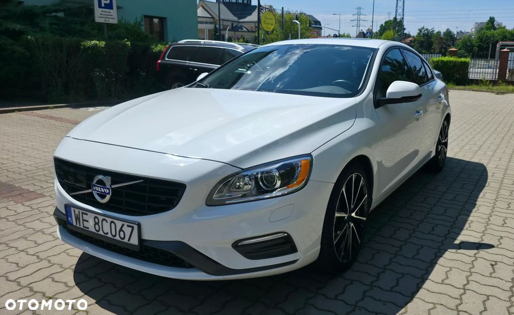 Volvo S60 T5 AWD R-Design - 9