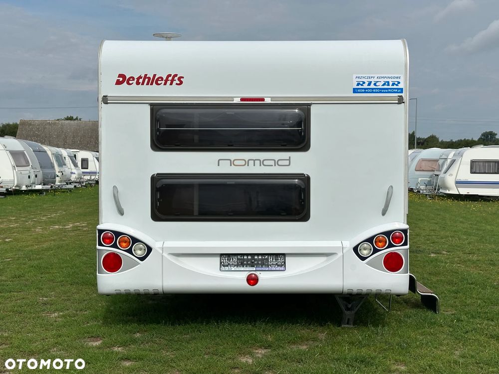 Dethleffs 550 NOMAD z przedsionkiem Isabella i łóżkami piętrowymi. - 2