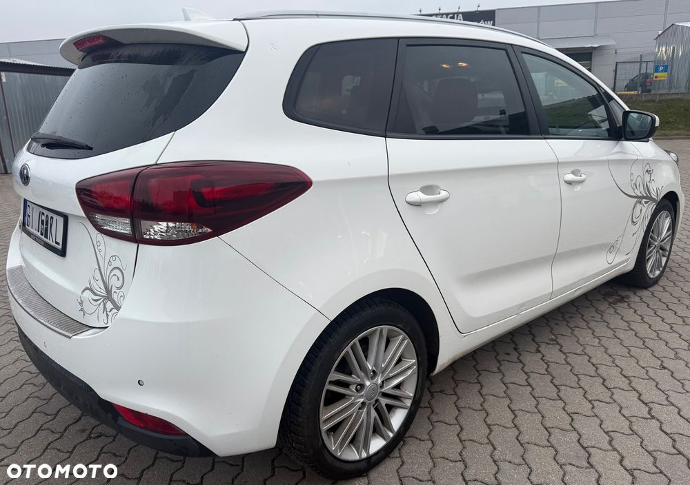 Kia Carens 1.7 CRDi 141 Dream Team Edition - 4