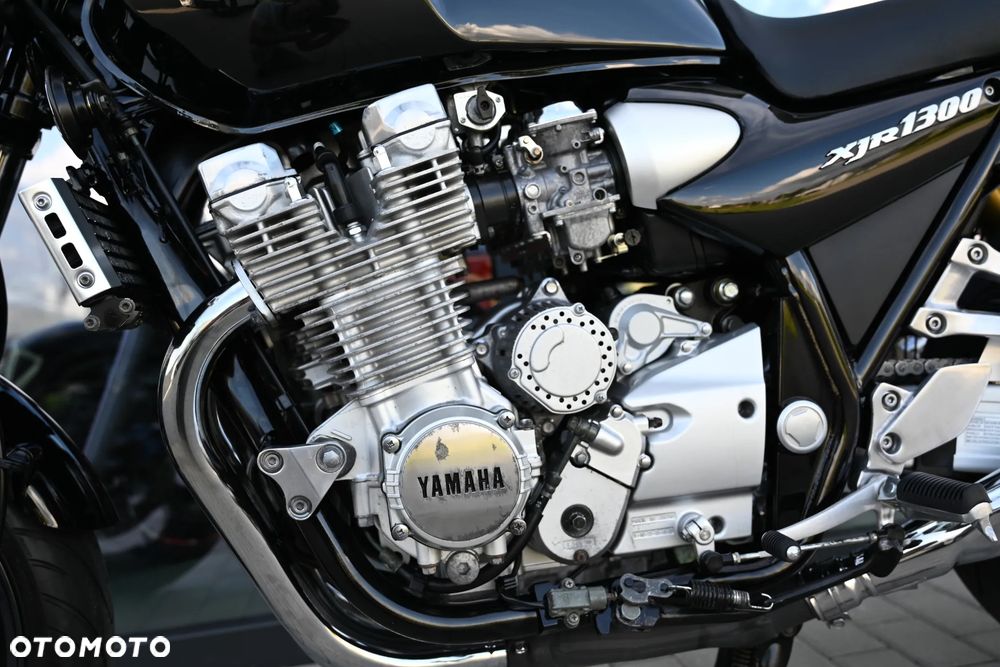 Yamaha XJR - 29