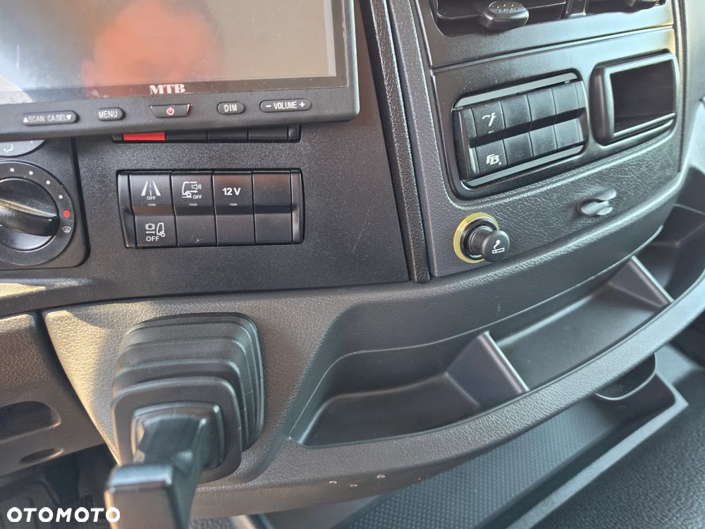 Mercedes-Benz Atego 1524 Chłodnia + Winda /Euro 6 / 2018 / 240 tys. km / 15 EP / Pneumatyka / Tempomat - 32