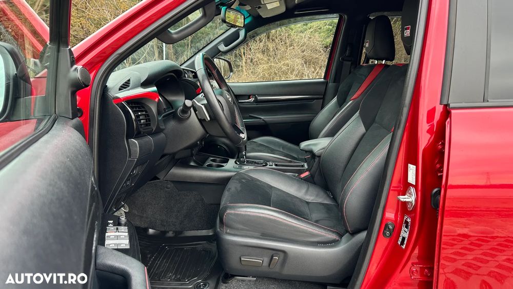 Toyota Hilux 2.8D 204CP 4x4 Double Cab AT GR Sport II - 12
