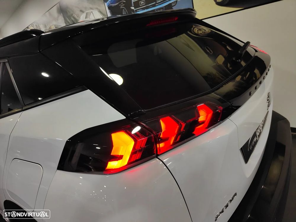 Peugeot 2008 1.2 PureTech Allure - 23