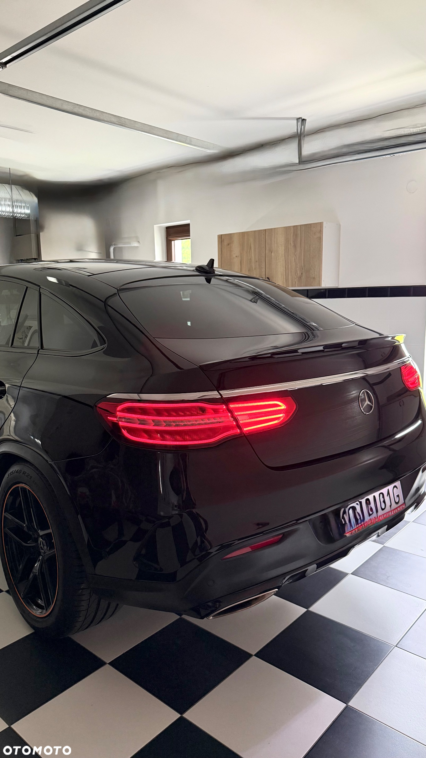 Mercedes-Benz GLE 400 4-Matic 9G-TRONIC - 24