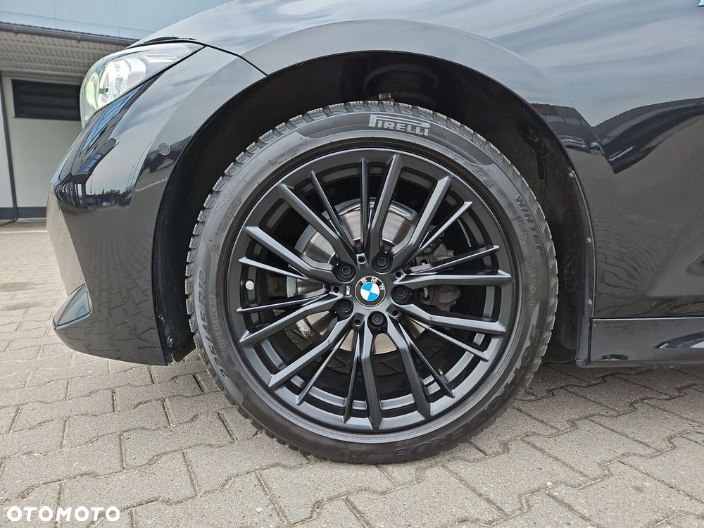 BMW Seria 3 318i M Sport - 11