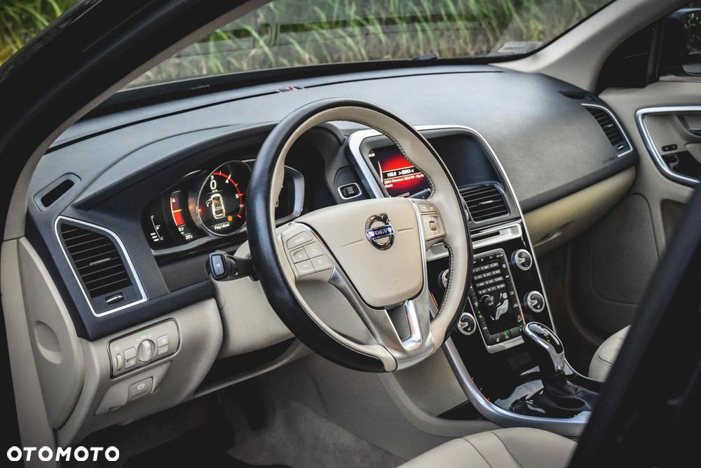 Volvo XC 60 D4 AWD Summum - 10