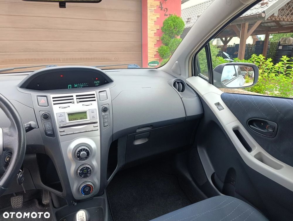 Toyota Yaris 1.0 VVT-i - 29
