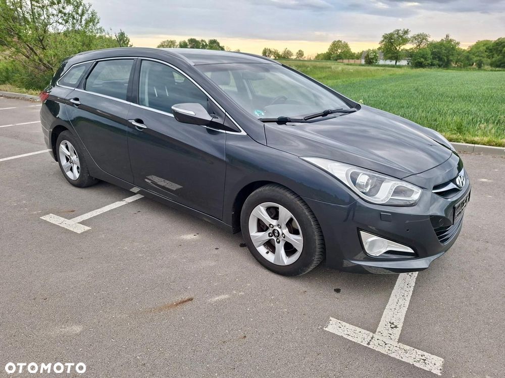 Hyundai i40 Kombi blue 1.6 Space - 16