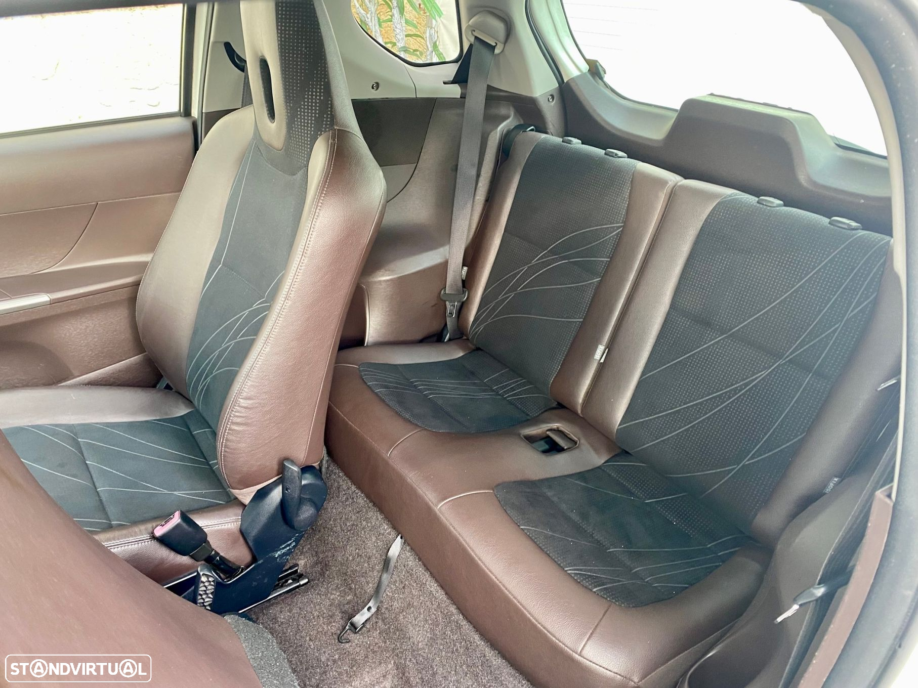 Toyota iQ 1.4 D-4D 2 NAVI+Bluetooth - 11