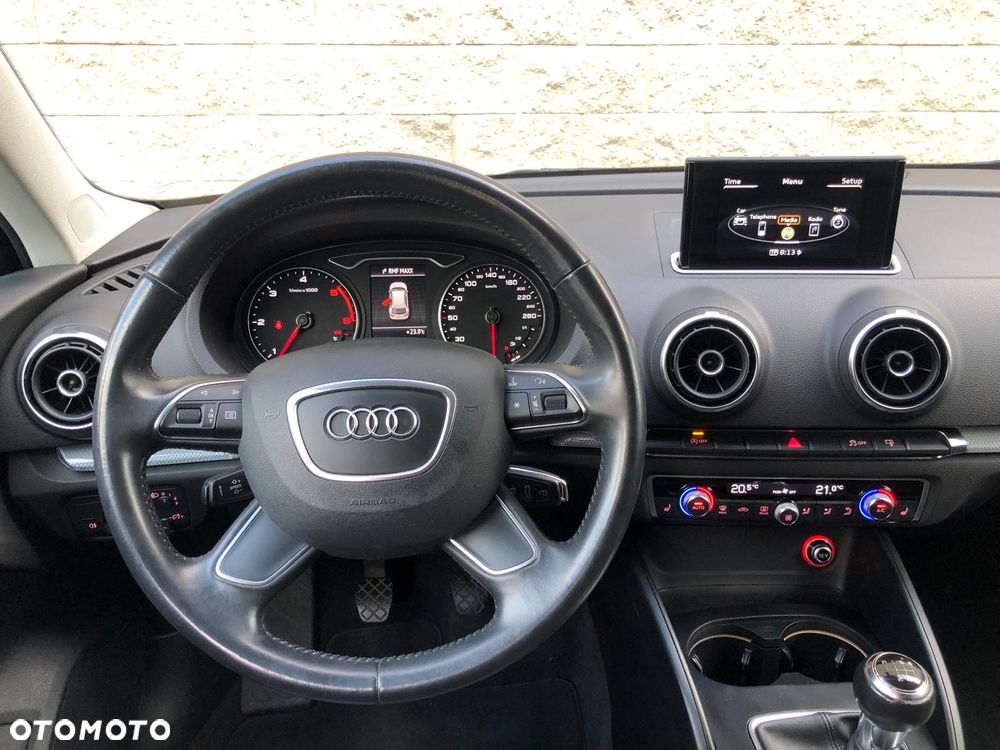 Audi A3 Sportback 1.6 TDI Ambiente - 17