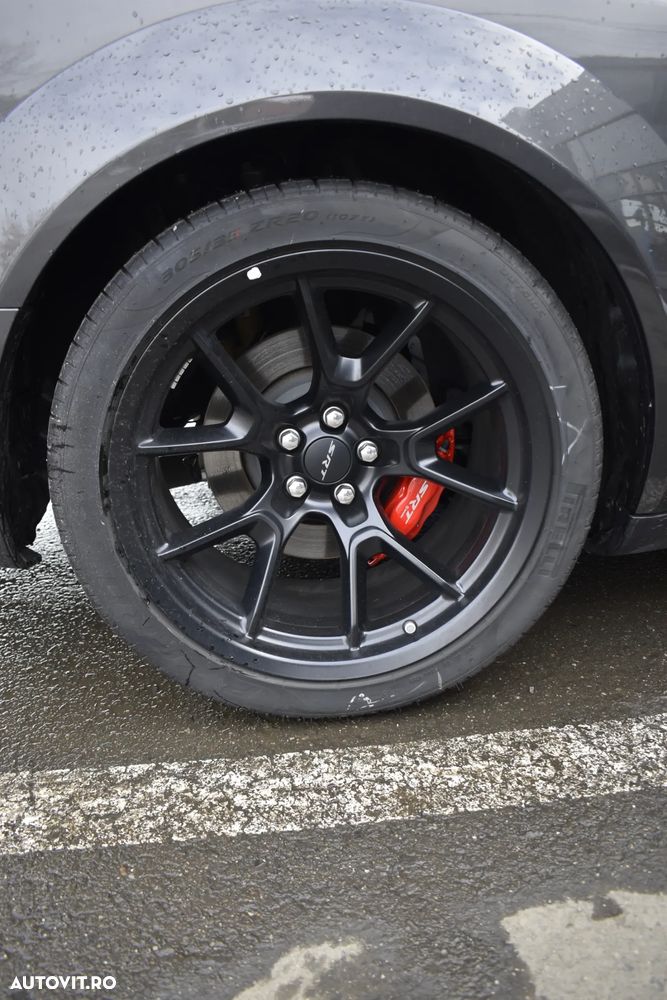 Dodge Challenger - 10