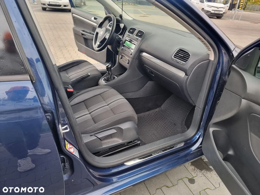 Volkswagen Golf - 23