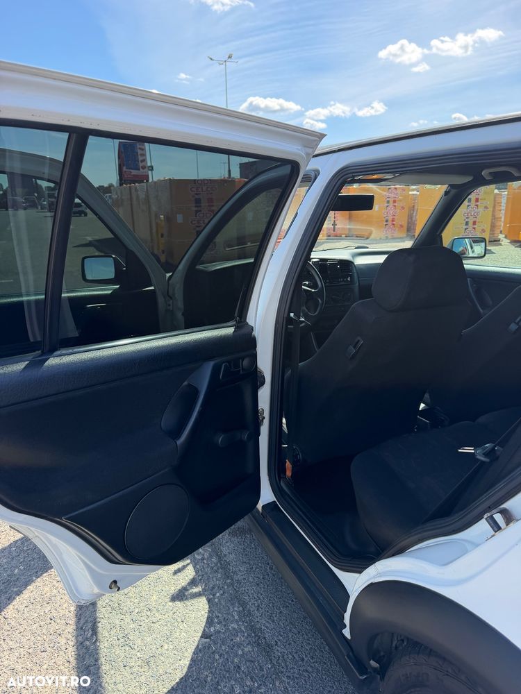 Volkswagen Golf - 11