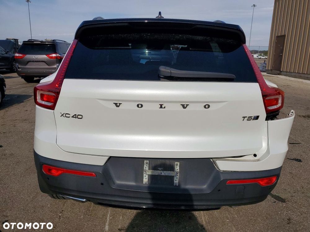 Volvo XC 40 T5 AWD R-Design - 6