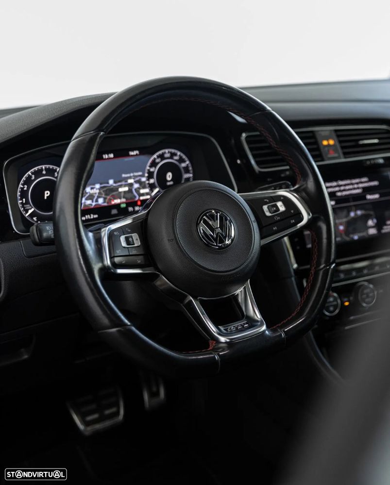 VW Golf 2.0 TSi GTI DSG - 17