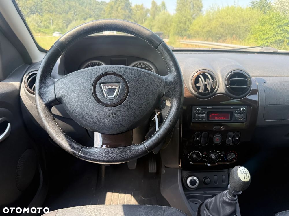 Dacia Duster 1.6 Laureate 4x4 - 10