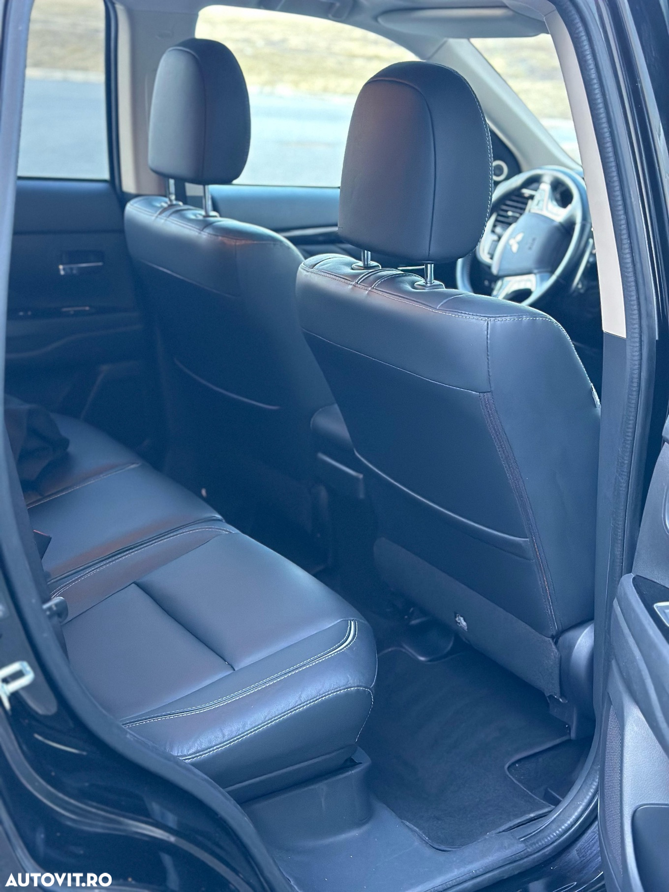 Mitsubishi Outlander 2.0 4WD Plug-In Hybrid Top - 14