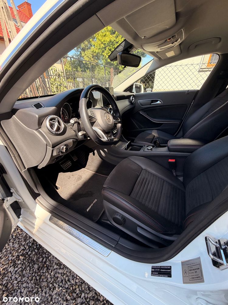 Mercedes-Benz CLA 200 7G-DCT AMG Line - 11