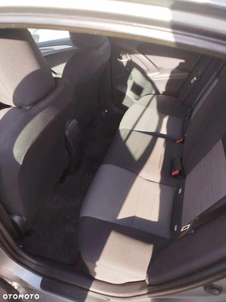 Toyota Avensis 2016