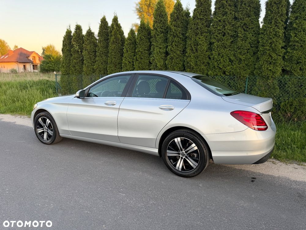Mercedes-Benz Klasa C 180 (BlueEFFICIENCY) Elegance - 4
