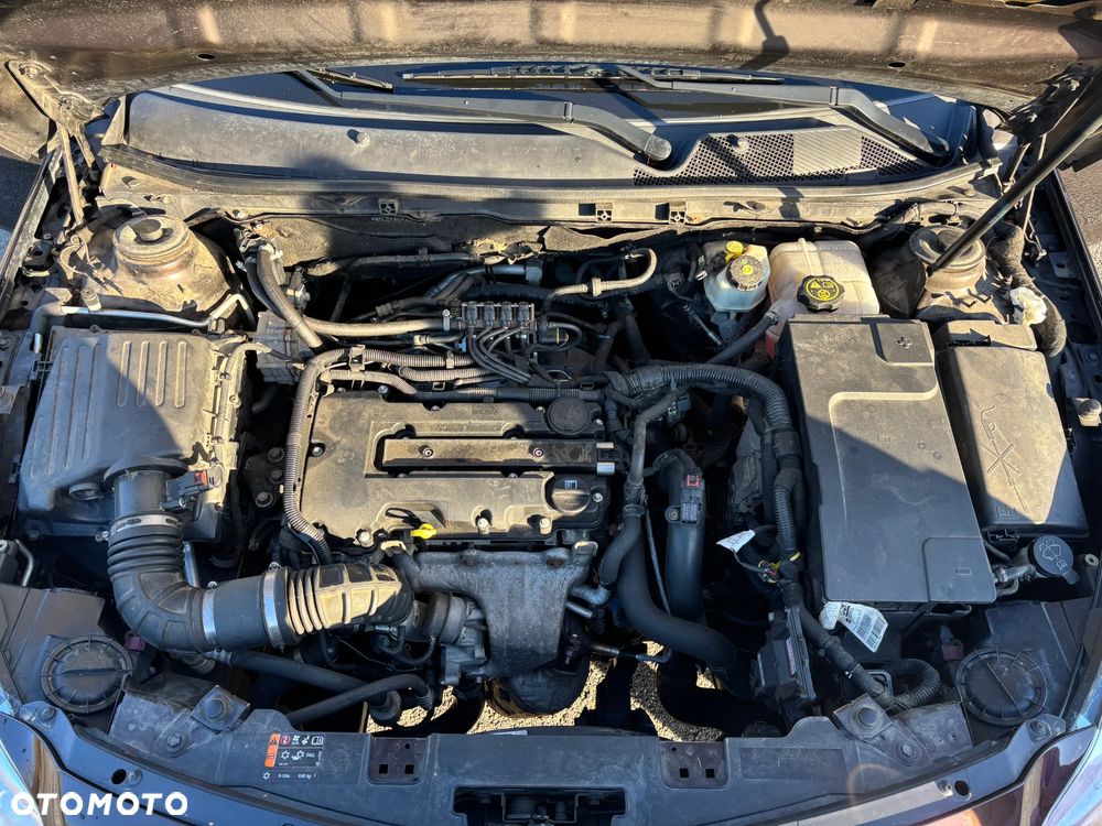 Opel Insignia 1.4 T Cosmo S&S - 10