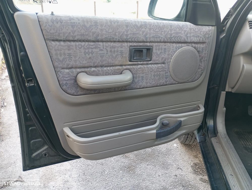 Land Rover Freelander 2.0 di - 15