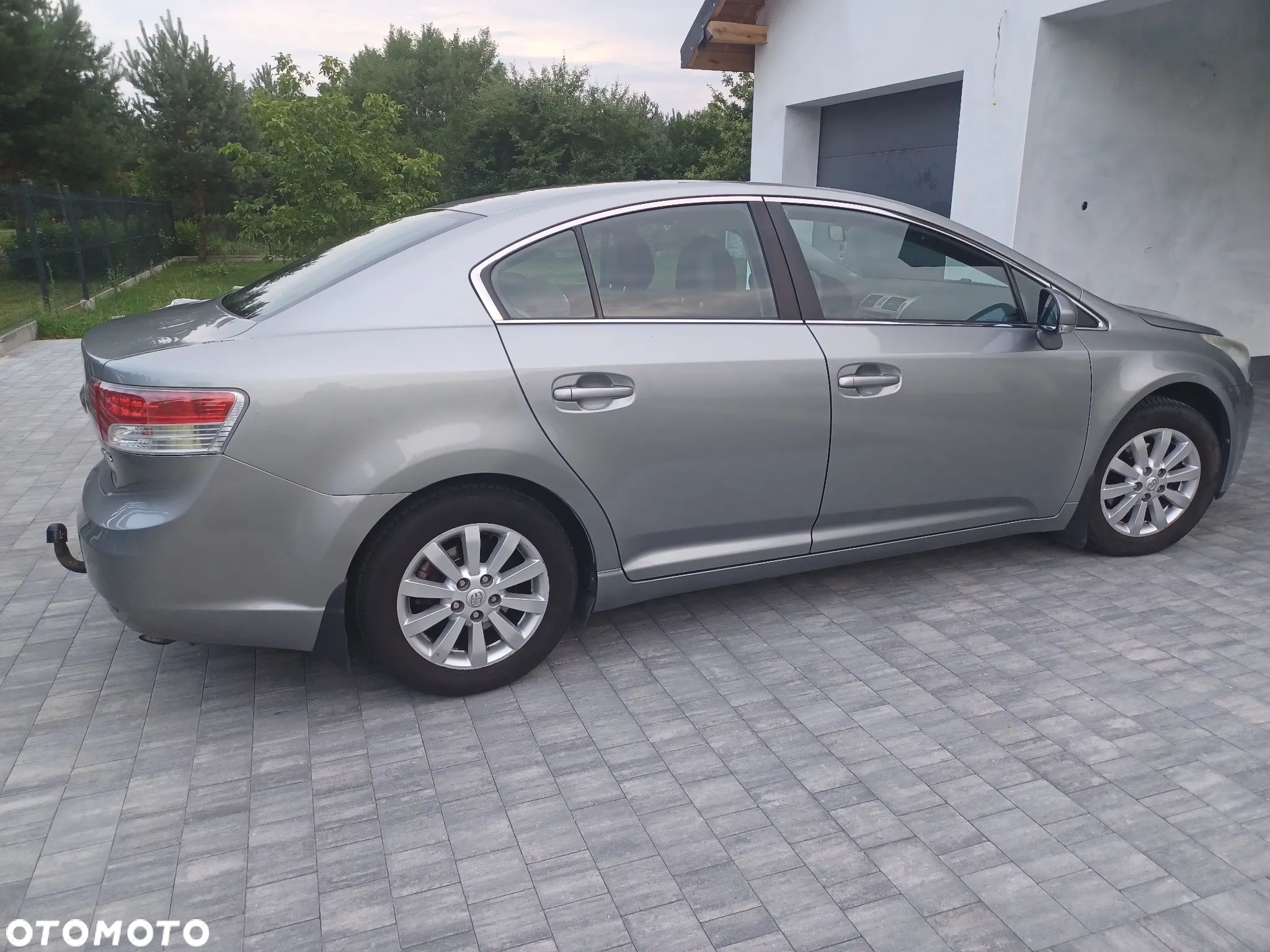 Toyota Avensis 1.8 Sol NAVI - 1