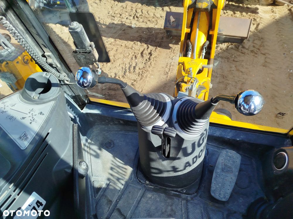 JCB 3CX - 7