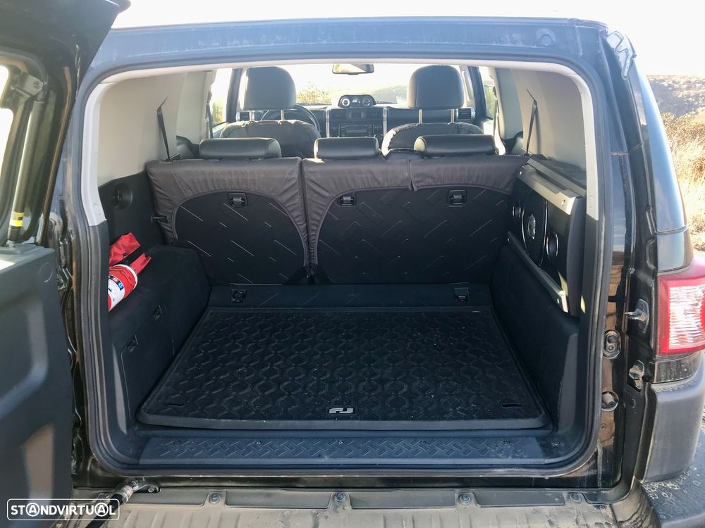 Toyota FJ Cruiser - 11